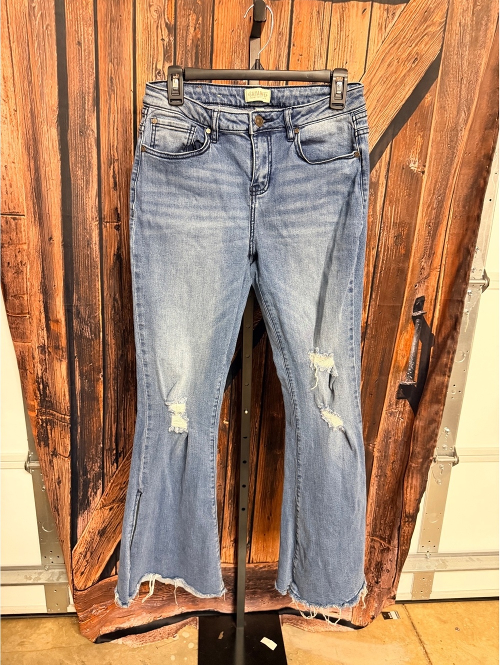Shyanne Distressed Light Wash Flared Jeans Size 30 Regular